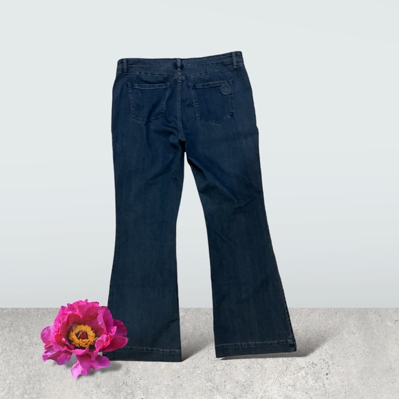 Laurie Felt Los Angeles Silky Flare with Vital Stretch Technology Jeans - Picture 10 of 15